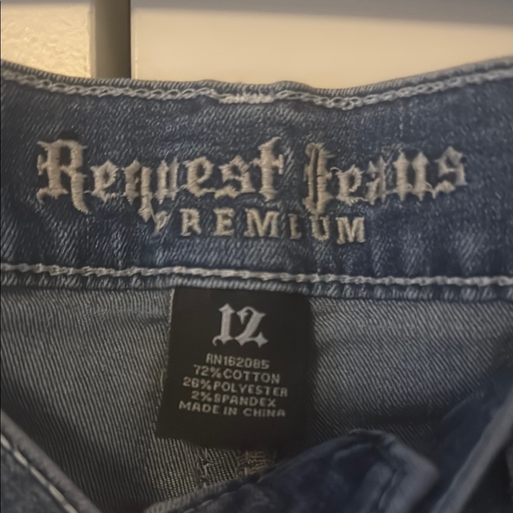 Request Jeans - Picture 2 of 3